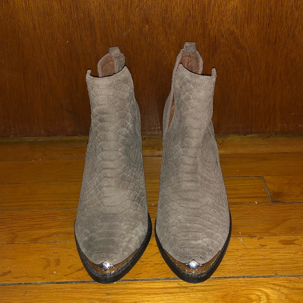 Like new Jeffery Campbell boots